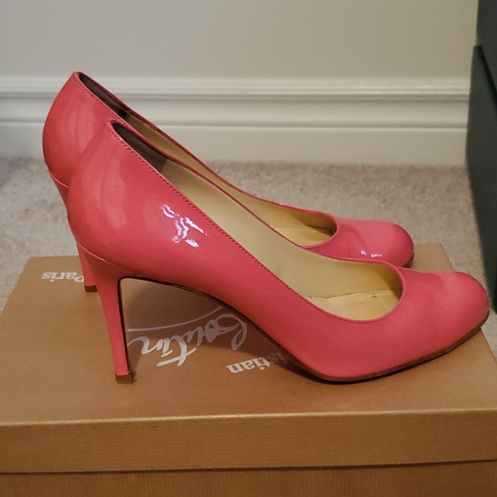 Christian Louboutin pink simple pump